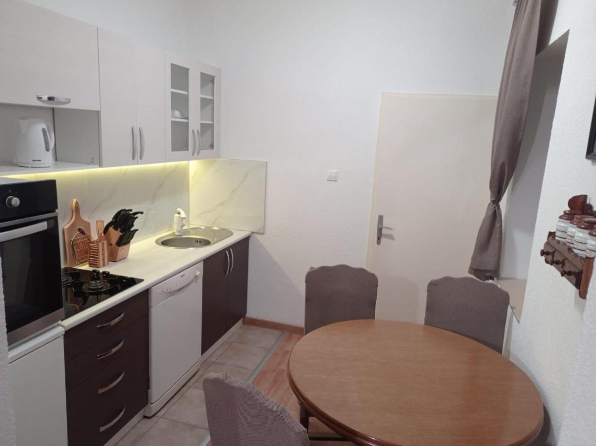 Appartement Apartman Lili à Livno Extérieur photo